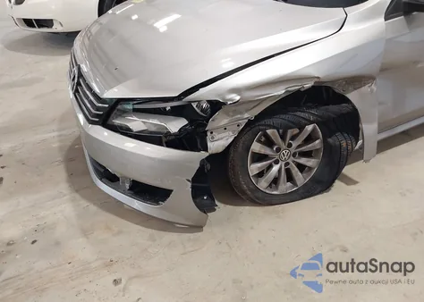 2012 Volkswagen Passat 2.5L S из США, поврежденный, VIN 1VWAP7A30CC079865